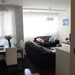 Beautiful And Luxury In Centre Apartment